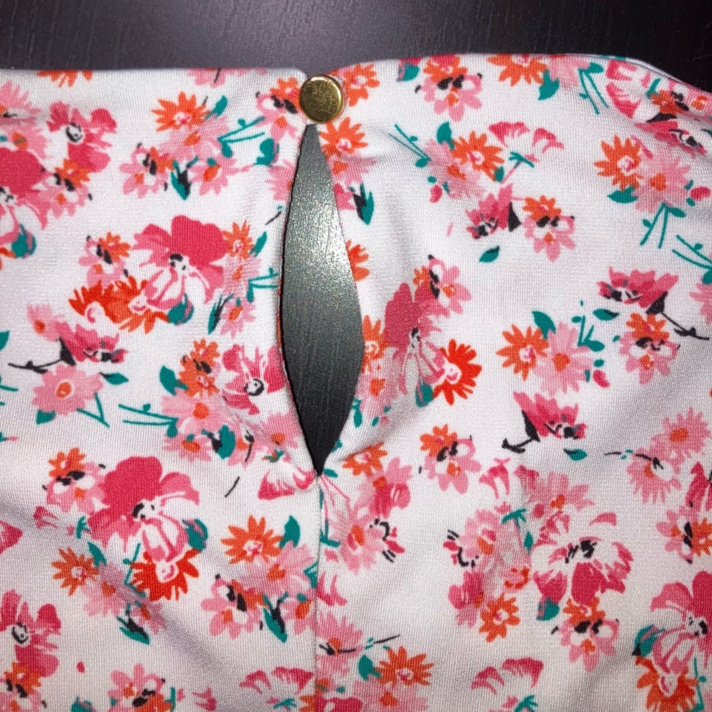 Calvin Klein Women’s XL sleeveless lightweight floral blouse - Picture 4 of 14